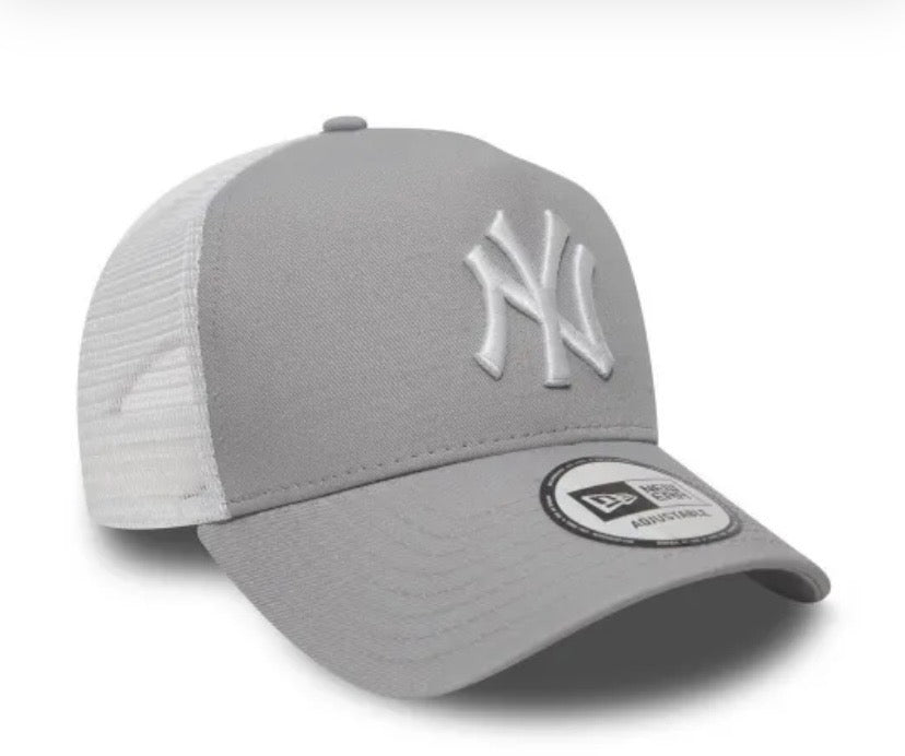 NEW ERA Clean Trucker Cap